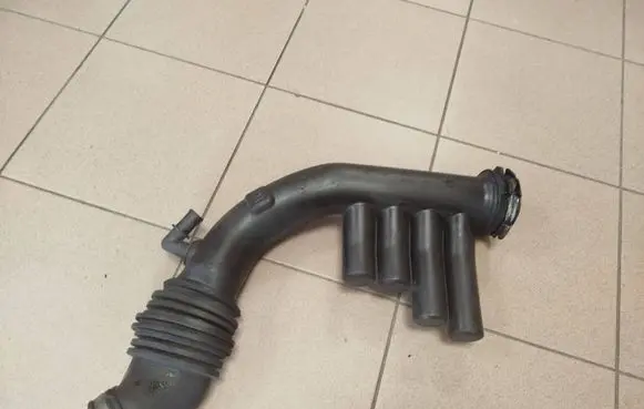 Land Rover Freelander 2 - LR2 Air intake hose/pipe 6G929A673BG