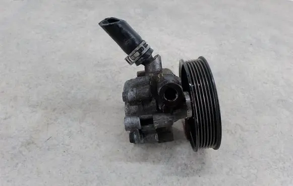 Opel Insignia A Power steering pump 
