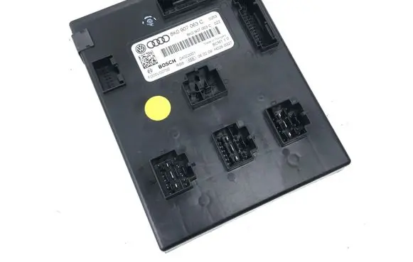 Audi A4 S4 B8 8K Comfort/convenience module 8K0907063C F005V00750