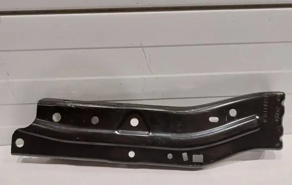 Chevrolet Camaro Fender mounting bracket 84199117 23407421