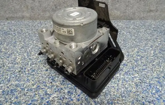 Volkswagen Golf VII ABS Pump 3Q0907379AA 3Q0614517AA