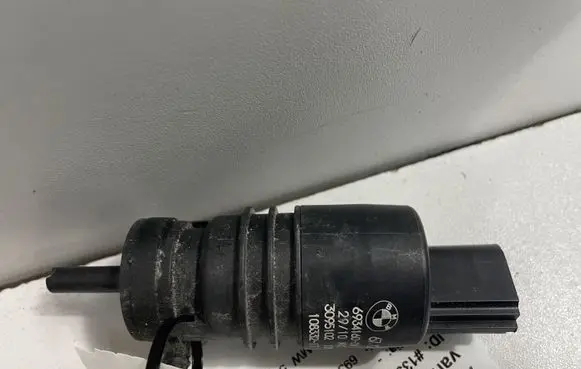 BMW 5 F10 F11 Windscreen/windshield washer pump 6934160