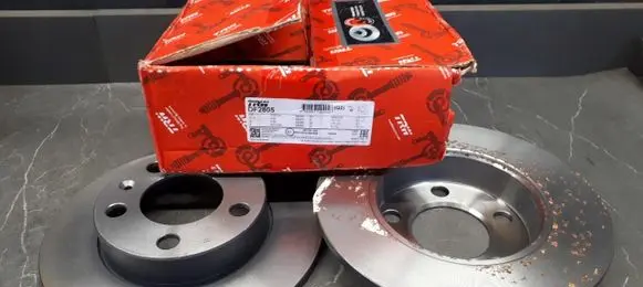 Volkswagen Polo IV 9N3 Rear brake disc DF2805