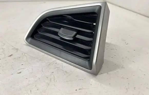 Ford Edge II Dashboard side air vent grill/cover trim EM2B19893A EM2B19893B T20638