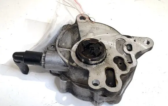 Volkswagen PASSAT B6 Vacuum pump 03G145209C