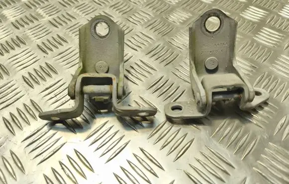 Ford Fiesta Front door hinge set 