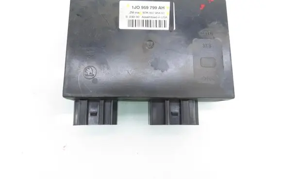 Volkswagen New Beetle Central body control module 5DK00794551 1J0959799AH 1JM990799A