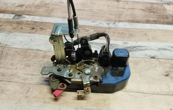 Chrysler Pacifica Front door lock