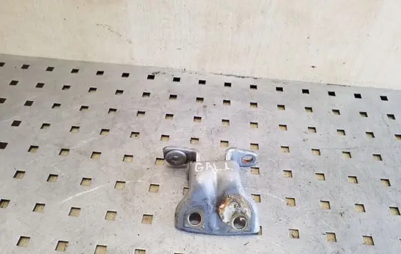 Mitsubishi Pajero Sport I Rear door upper hinge