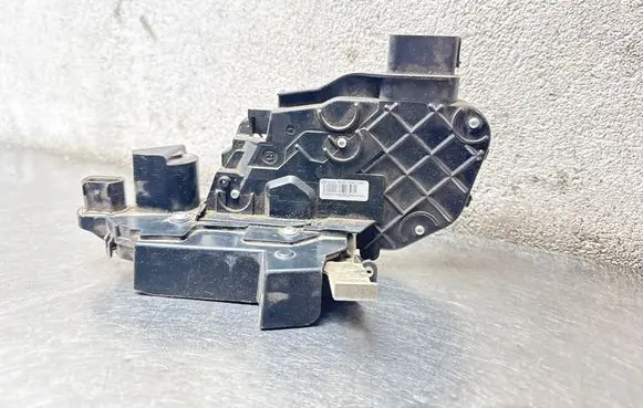 Ford Focus Front door lock 4M5AA26412GE A048069 5268M5B