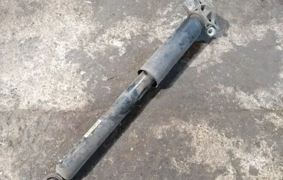 Opel Zafira C Rear shock absorber/damper 13351720
