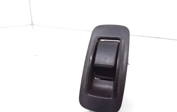 Toyota Corolla Verso E121 Electric window control switch 848010F030B0