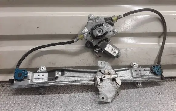 Renault Twingo II Front door window regulator with motor 119359ARM