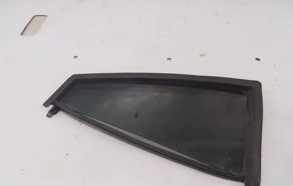 Hyundai Santa Fe Rear vent window glass 