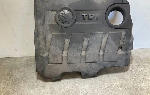 Skoda Octavia Mk3 (5E) Engine cover (trim) 03L103925