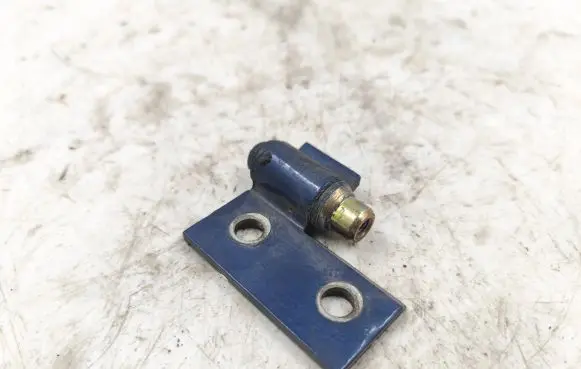 BMW 5 E39 Rear door upper hinge