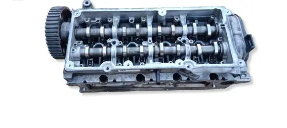 Volkswagen PASSAT B8 Engine head 04L103292F