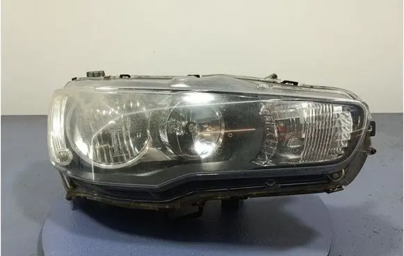 Mitsubishi Lancer VIII Headlight/headlamp