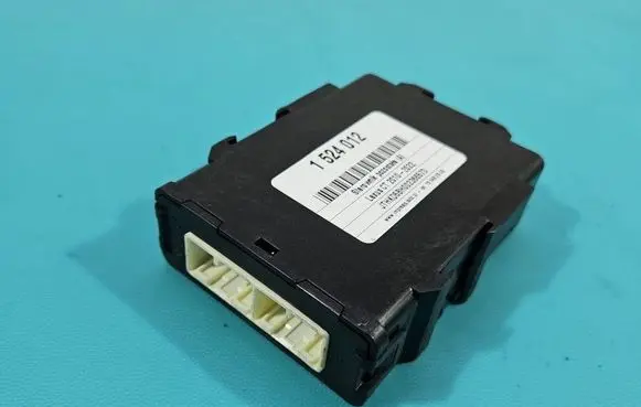 Lexus CT 200H Central body control module 89535-76011 IMPRK1524012