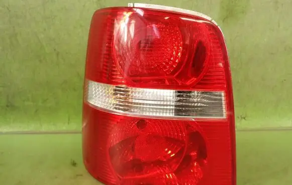 Volkswagen Touran I Rear/tail lights 1T0945095C