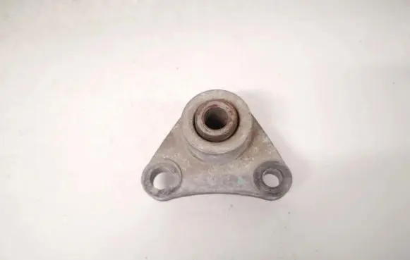 Volvo S80 Engine mounting bracket 9180969