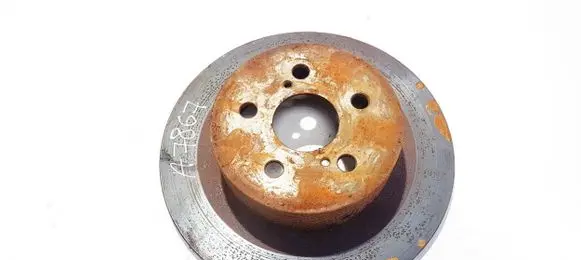 Toyota Avensis T220 Rear brake disc neventiliuojamas