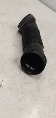 Volkswagen PASSAT B6 Air intake hose/pipe 1K0129684L