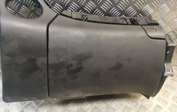 Mercedes-Benz CLS C219 Glove box