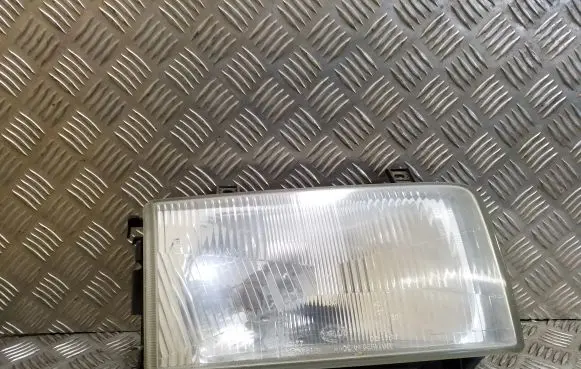 Volkswagen Transporter - Caravelle T4 Headlight/headlamp 7R0117177