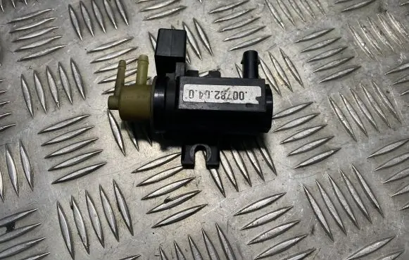 Mercedes-Benz C W203 Turbo solenoid valve 700782040