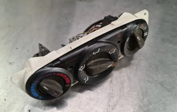 Ford Focus Climate control unit 98AB18C419