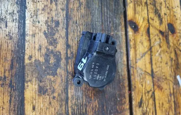 Ford Focus C-MAX Air flap motor/actuator 3M5H19E616AB