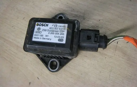 Volkswagen Phaeton ESP acceleration yaw rate sensor 8E0907637A