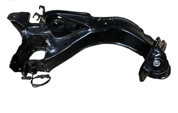 Rear wheel hub spindle/knuckle