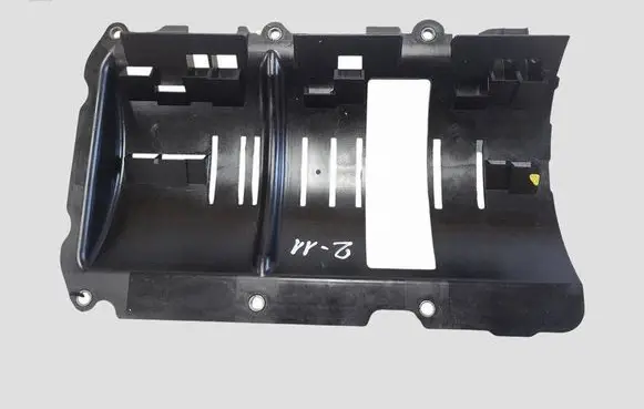 Mercedes-Benz E W212 Other engine bay part A2761801351
