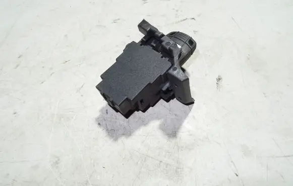 BMW 3 E90 E91 Ignition lock 695472010 10862510