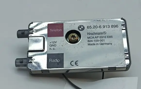 BMW Z4 E85 E86 Aerial antenna amplifier 6913896 824109001 65206913896