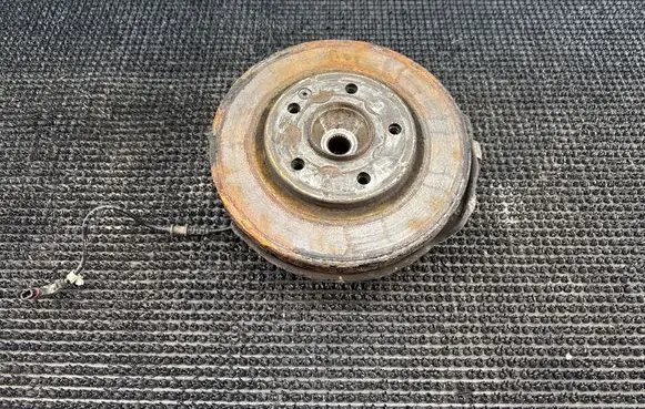 Mercedes-Benz Vaneo W414 Front wheel hub spindle knuckle 