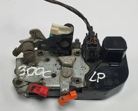 Chrysler 300 - 300C Front door lock