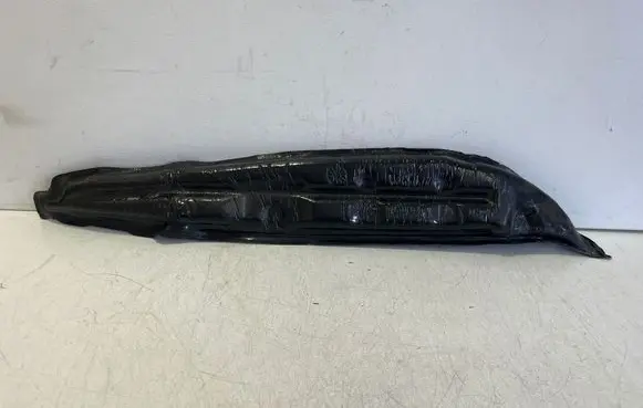 Tesla Model S Fender foam support/seal 105041900A