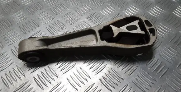 Volvo V40 Engine mount bracket 31359642