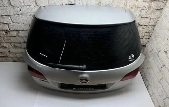 Opel Astra J Tailgate/trunk/boot lid 