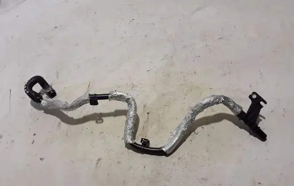 Volvo XC90 Engine coolant pipe/hose 32252202