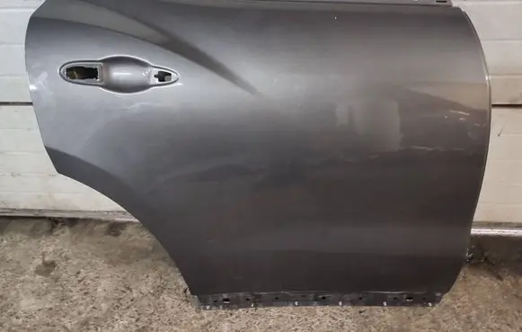 Maserati Levante Rear door 1807101077907