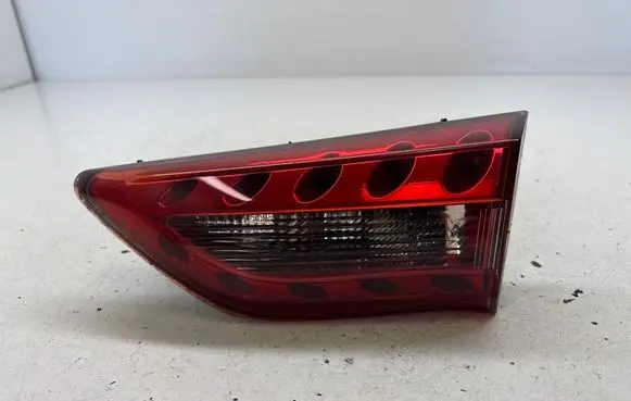 Tailgate rear/tail lights