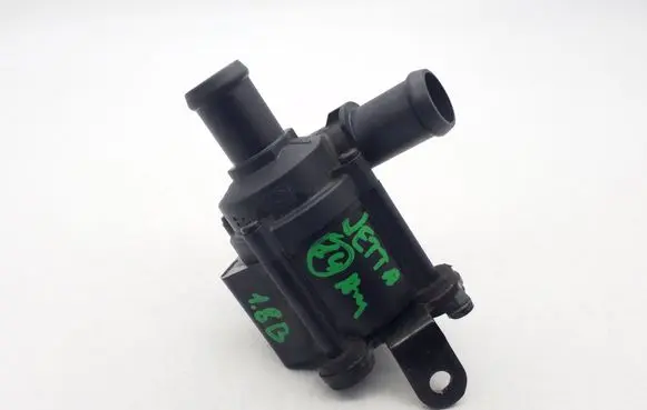 Volkswagen Jetta VI Electric auxiliary coolant/water pump 5C0965561 5C0122063E