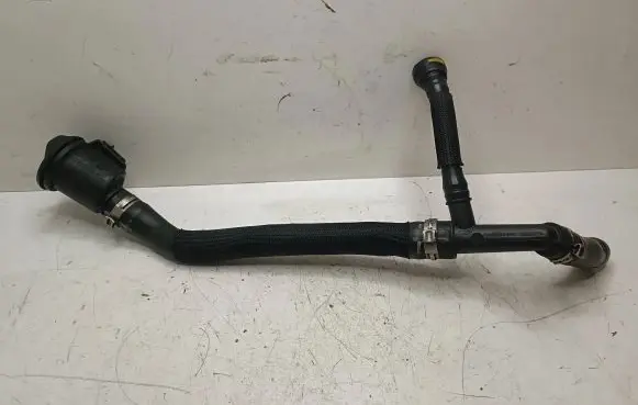 Citroen DS5 Oil fill pipe 9684359980