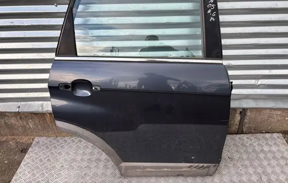 Chevrolet Captiva Rear door