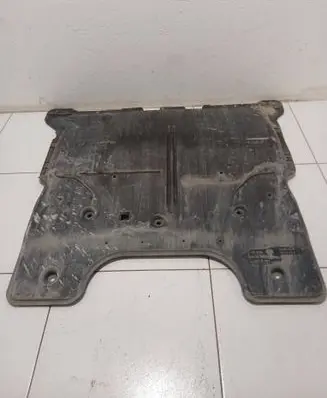 Skoda Kamiq Engine splash shield/under tray 2Q0825236 2Q0825236H
