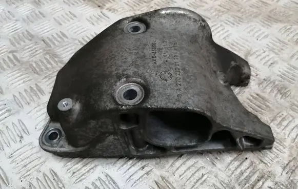 Mercedes-Benz B W246 W242 Driveshaft support bearing bracket A2702230138